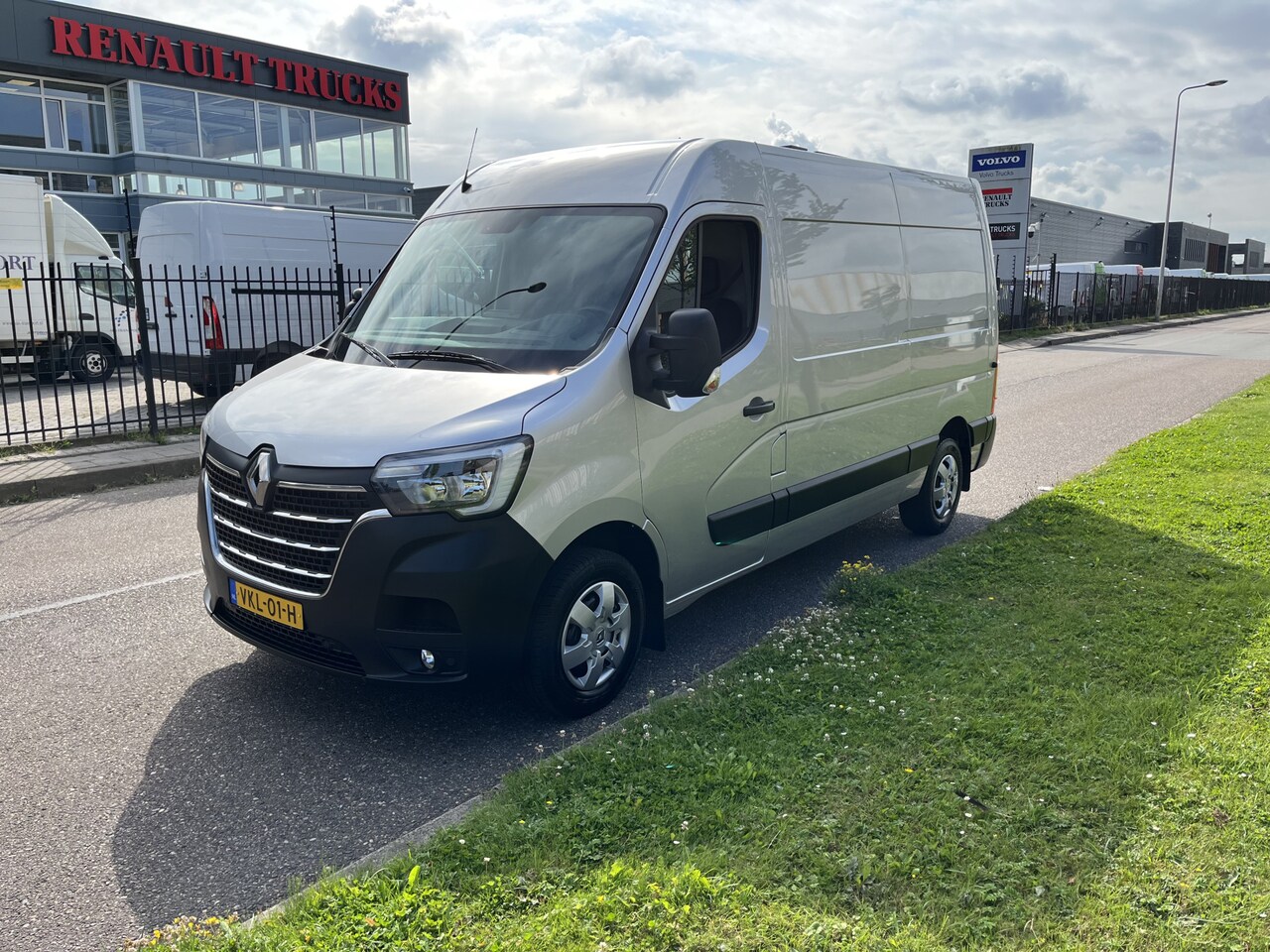 Renault Master - 180.35 L2 H2 Euro 6, Airco, Nav, Camera - AutoWereld.nl