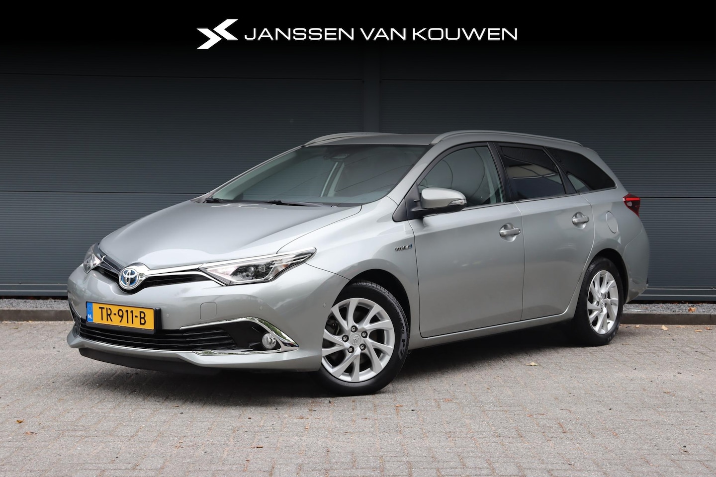 Toyota Auris Touring Sports - 1.8 Hybrid Executive Stoelverwarming Parkeersensoren Navigatie - AutoWereld.nl