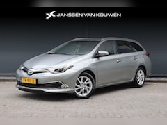 Toyota Auris Touring Sports - 1.8 Hybrid Executive Stoelverwarming Parkeersensoren Navigatie