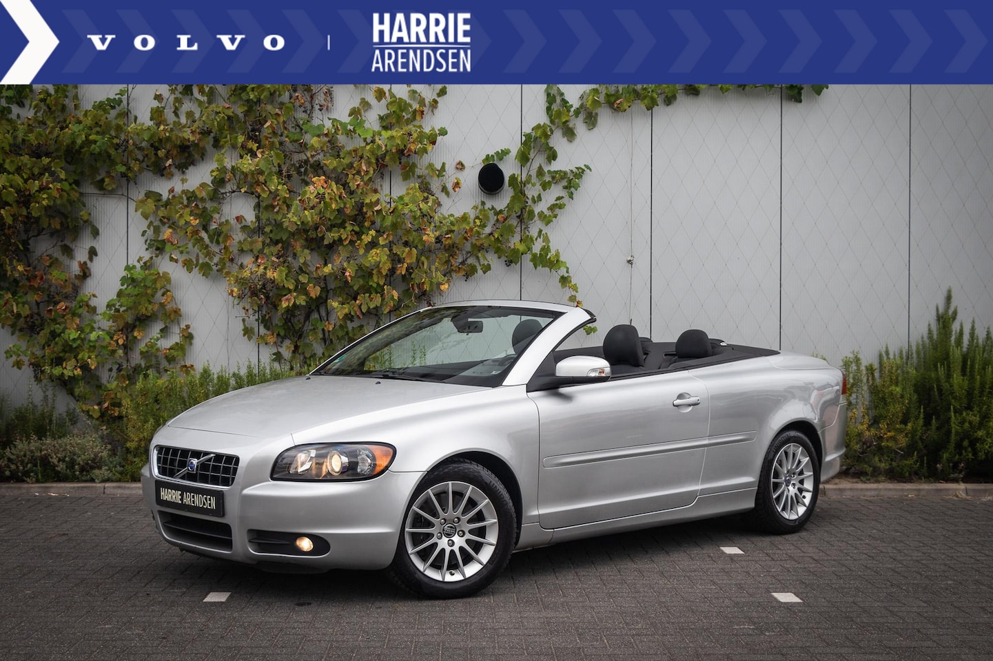 Volvo C70 Convertible - 2.4 Kinetic | Cruise Control | Trekhaak | Climate Control | Stoelverwarming - AutoWereld.nl