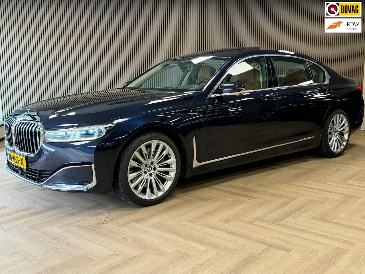 BMW 7-serie - 745Le AUT. xDrive High Executive CarbonCore PANO NAVI CAMERA LEDER AMBIANCEVERLICHTING MEM - AutoWereld.nl