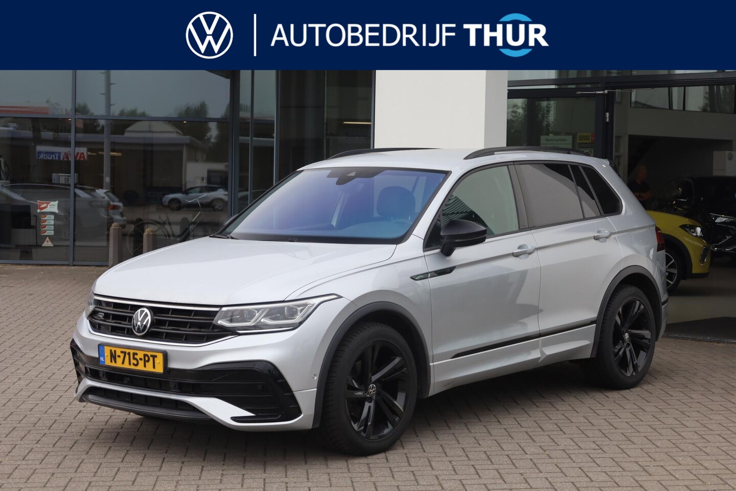 Volkswagen Tiguan - 1.5 TSI R-Line 150PK / 110kW DSG, Black style, keyless start + entry, Easy open elektr. ac - AutoWereld.nl