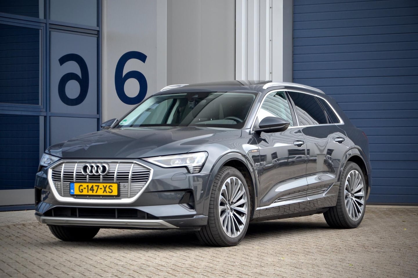 Audi e-tron - E-tron 50 quattro Launch edition plus 71 kWh / Pano Dak / Trekhaak / BTW!! - AutoWereld.nl