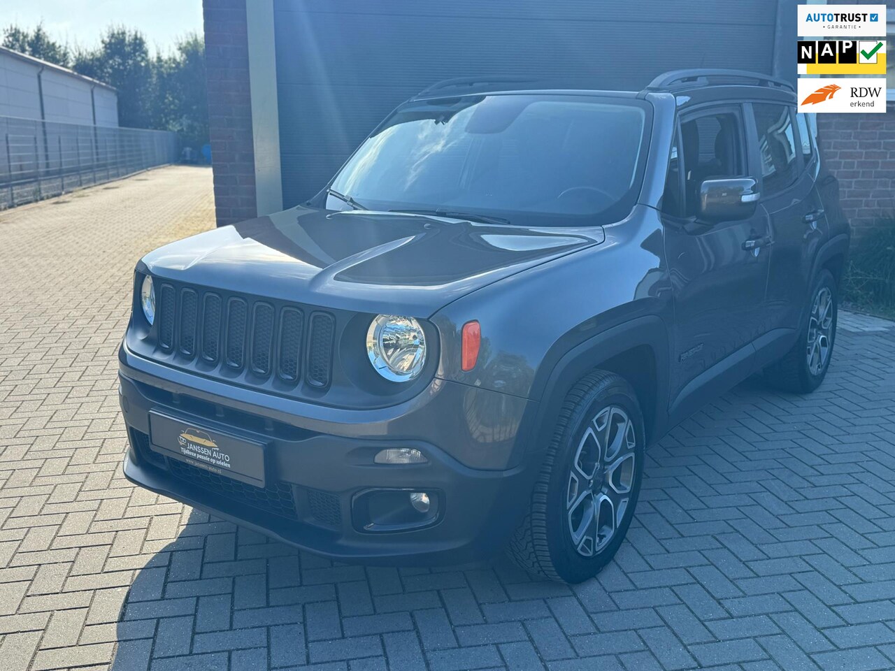 Jeep Renegade - 1.6 E-torq Longitude 1.6 E-Torq Longitude - AutoWereld.nl