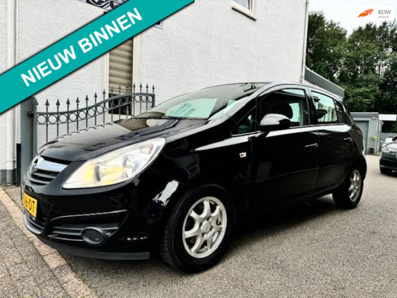 Opel Corsa - 1.0-12V '111' Edition | Airco | LM Velgen | Nieuwe APK - AutoWereld.nl