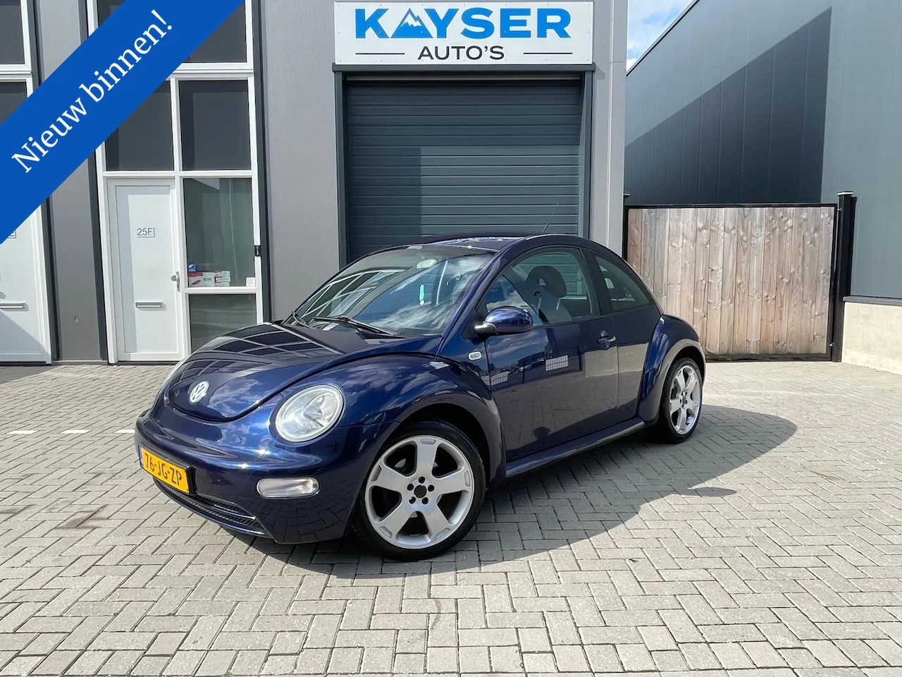 Volkswagen New Beetle - 1.6 Airco Cruise Bluetooth 18” Boekjes NAP Recent beurt gehad zeer goed onderhouden - AutoWereld.nl