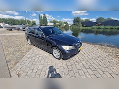 BMW 3-serie Touring - 318i High Executive