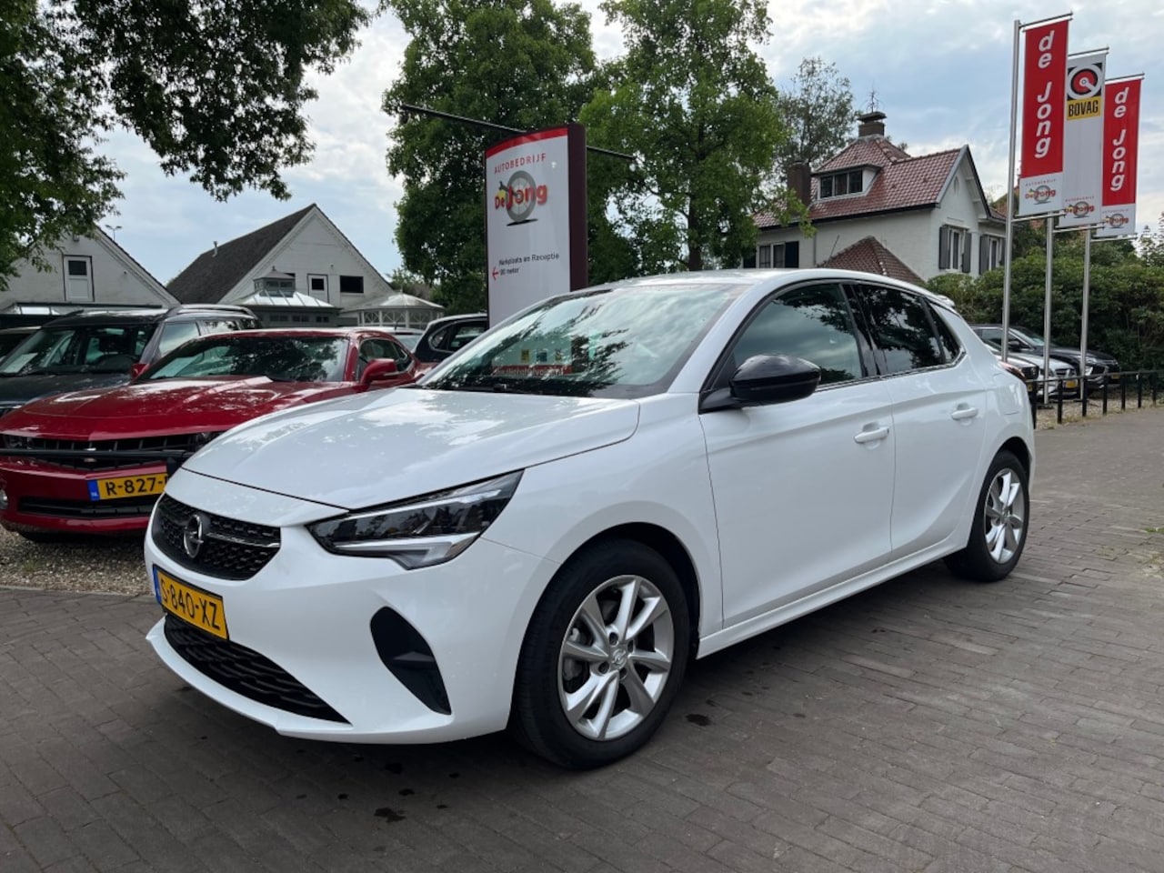 Opel Corsa - 1.2 ELEGANCE AUTOMAAT / NAVI / CARPLAY / CRUISE CTR. / LED - AutoWereld.nl