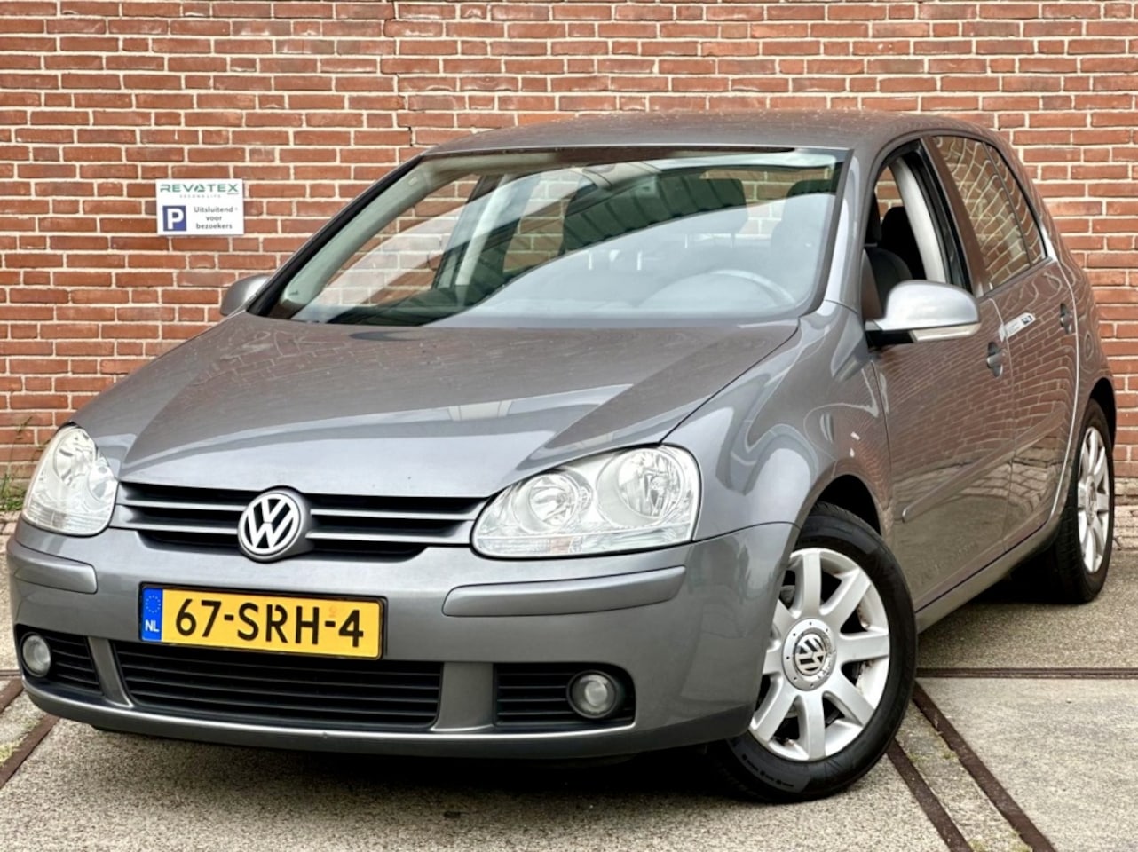 Volkswagen Golf - 1.6 FSI Trendline 1.6 FSI Trendline - AutoWereld.nl