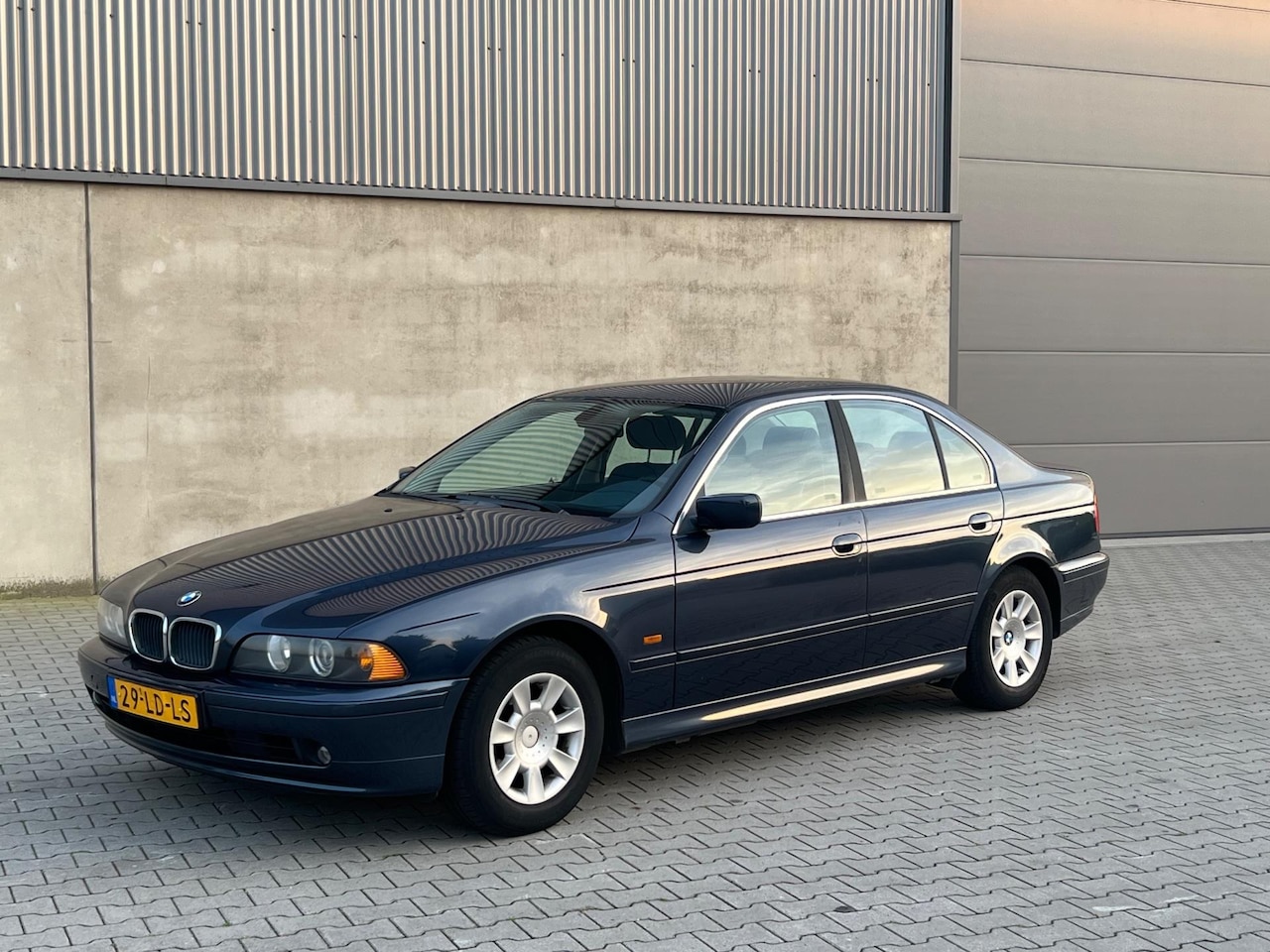 BMW 5-serie - 520i Edition AUTOMAAT+GROOT NAVI SCHERM+CRUISE CONTROL+CLIMATE AIRCO+ELEKTRISCHE PAKKET+TR - AutoWereld.nl