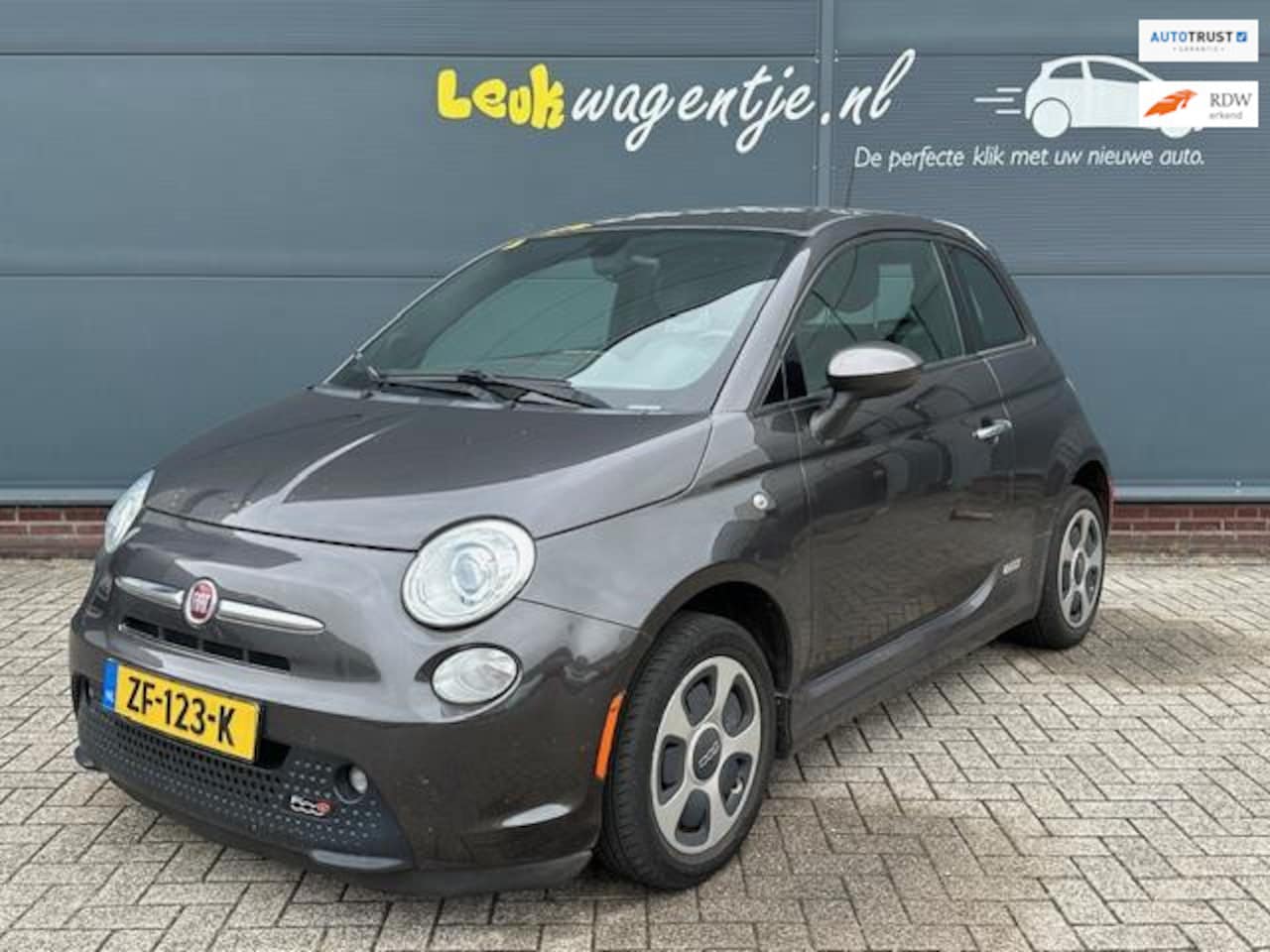 Fiat 500e - 24kwh Aut elektrisch *leer *climate *navi *p-sens - AutoWereld.nl