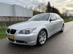 BMW 5-serie - 550i High Executive / AUTOMAAT / SCHUIFDAK / HEAD-UP / NAVI / ROLLO / 135dkm