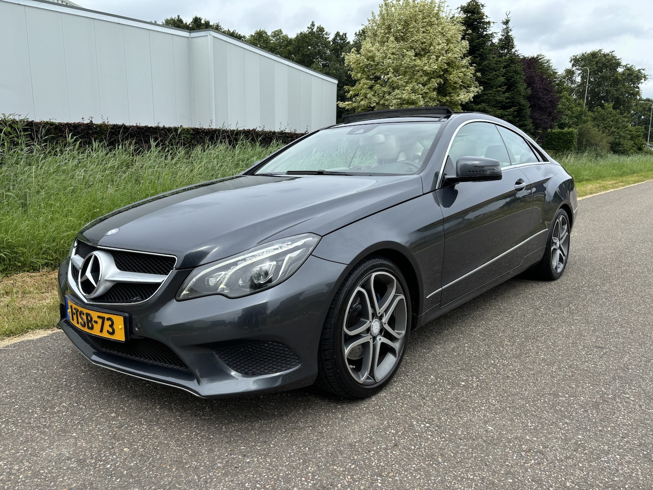 Mercedes-Benz E-klasse Coupé - 250 Prestige / AUTOMAAT / LEER / MEMORY / PANORAMADAK - AutoWereld.nl