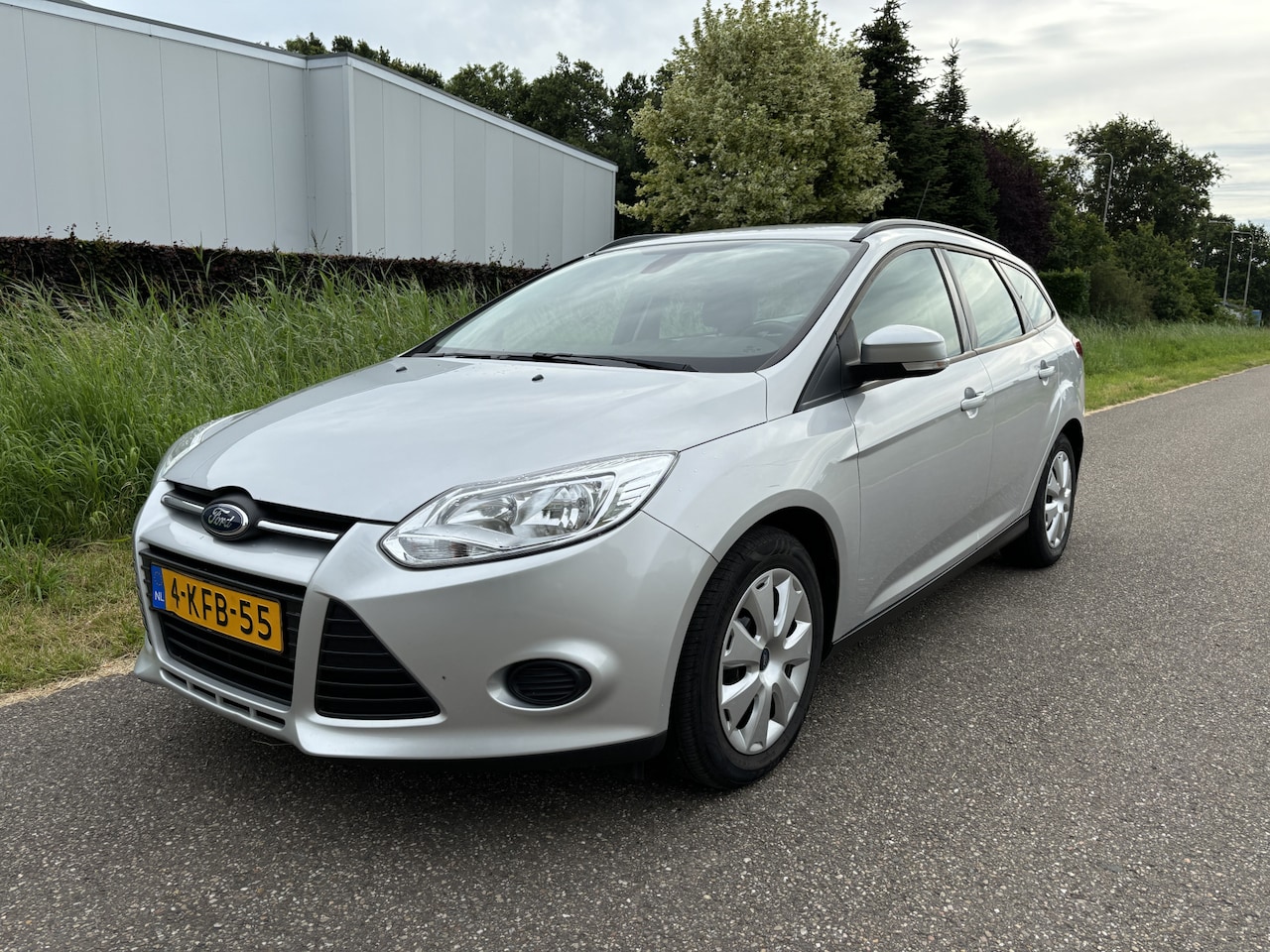 Ford Focus Wagon - 1.0 EcoBoost Trend / NAVI / AIRCO / CRUISE - AutoWereld.nl