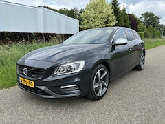 Volvo V60 - 2.4 D6 AWD Plug-In Hybrid R-Design / NAVI / AIRCO / CRUISE