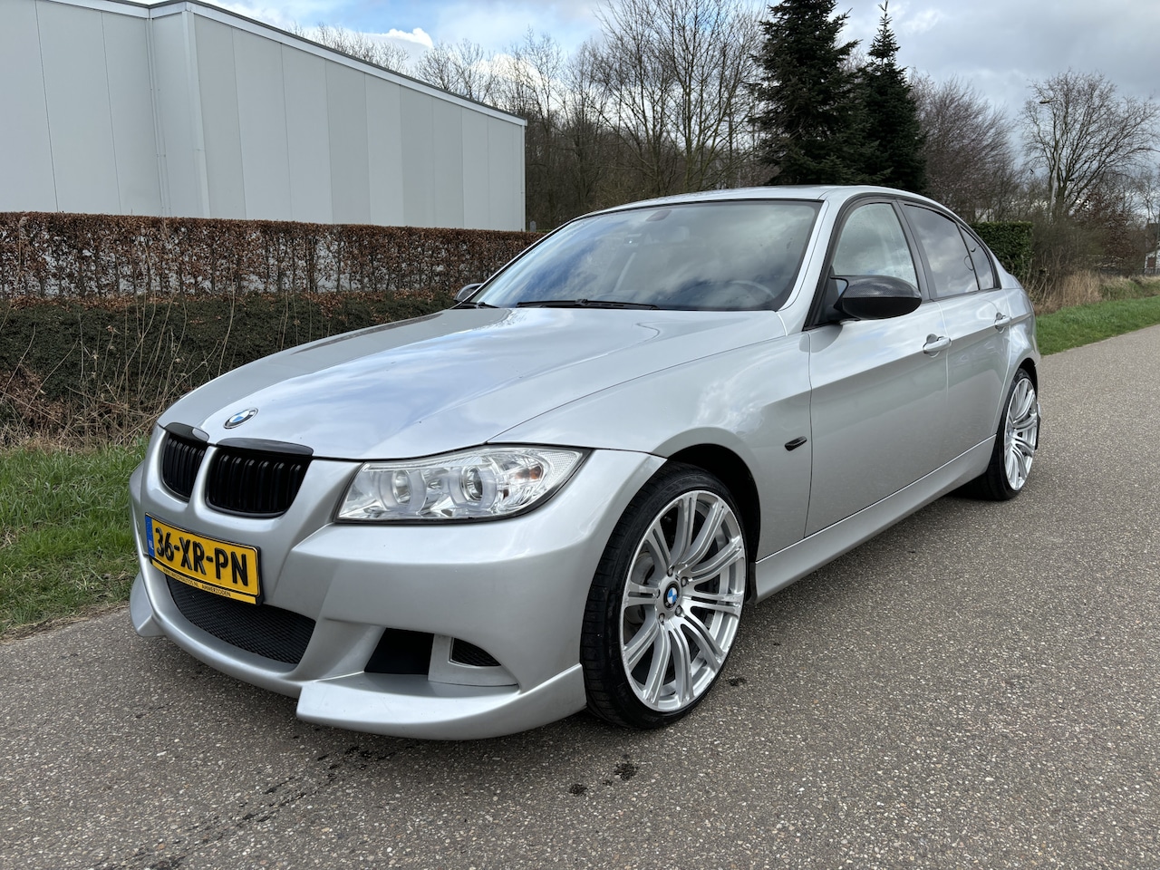 BMW 3-serie - 318i Executive / M-PAKKET / NAVI / AIRCO / CRUISE - AutoWereld.nl