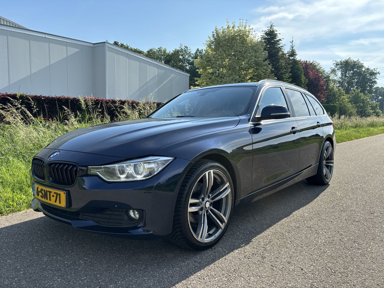 BMW 3-serie Touring - 316i Executive Upgrade / NAVI / AIRCO / CRUISE - AutoWereld.nl