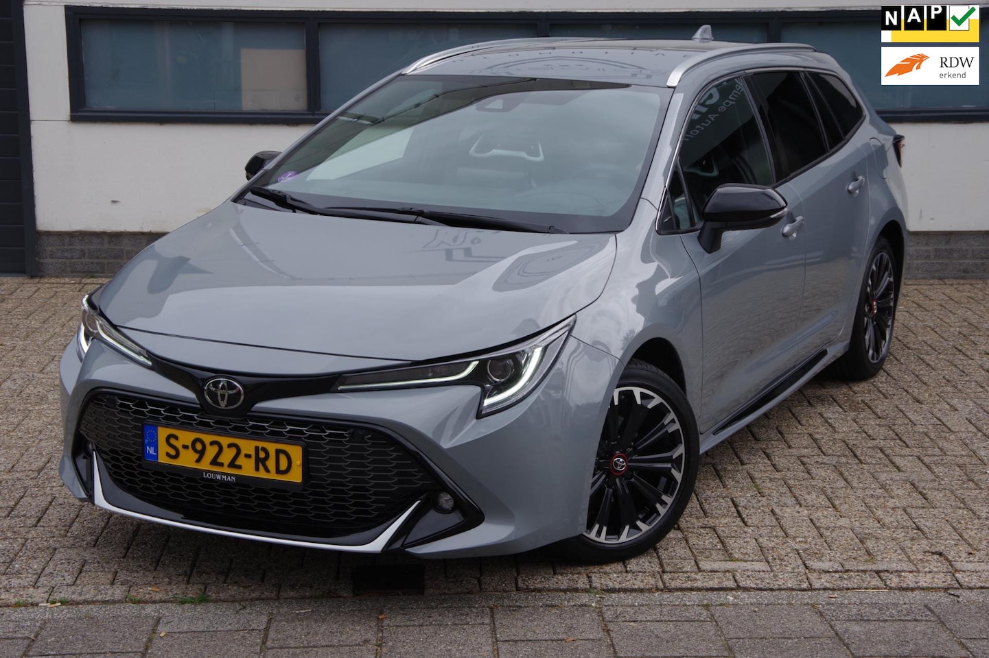 Toyota Corolla Touring Sports - 1.8 Hybrid GR Sport 1.8 Hybrid GR-Sport NIEUWSTAAT! - AutoWereld.nl