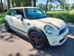 MINI Cooper - One 1.6 Airco Stoelverwarming Nieuwe Apk Nette Auto