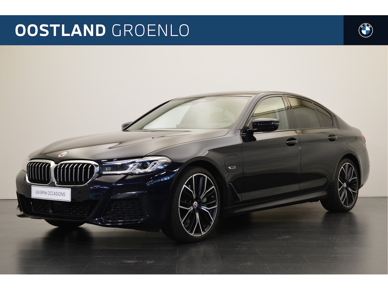 BMW 5-serie - 545e xDrive High Executive M Sport Automaat / BMW M 50 Jahre uitvoering / Schuif-kanteldak - AutoWereld.nl