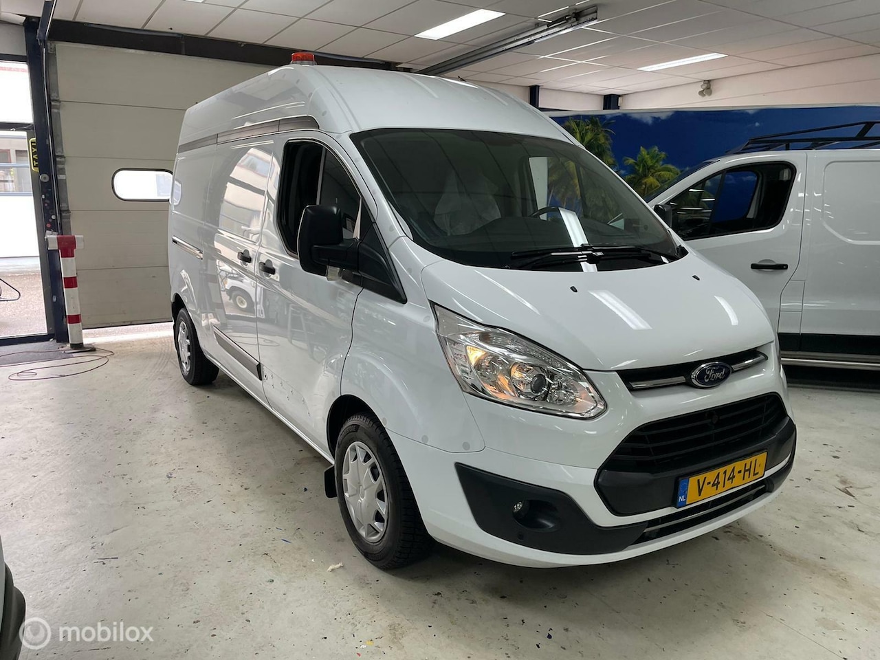 Ford Transit Custom - 290 2.0 TDCI L2H2 Kasten Omvormer - AutoWereld.nl