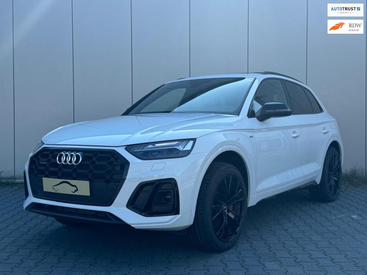 Audi Q5 - 55 TFSI-e S Line 367PK / Pano / Keyless / Led Matrix / Camera - AutoWereld.nl