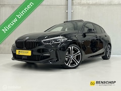 BMW 1-serie - 118i M Sport Pano Navi Vitrual Carplay Camera LED Sfeer