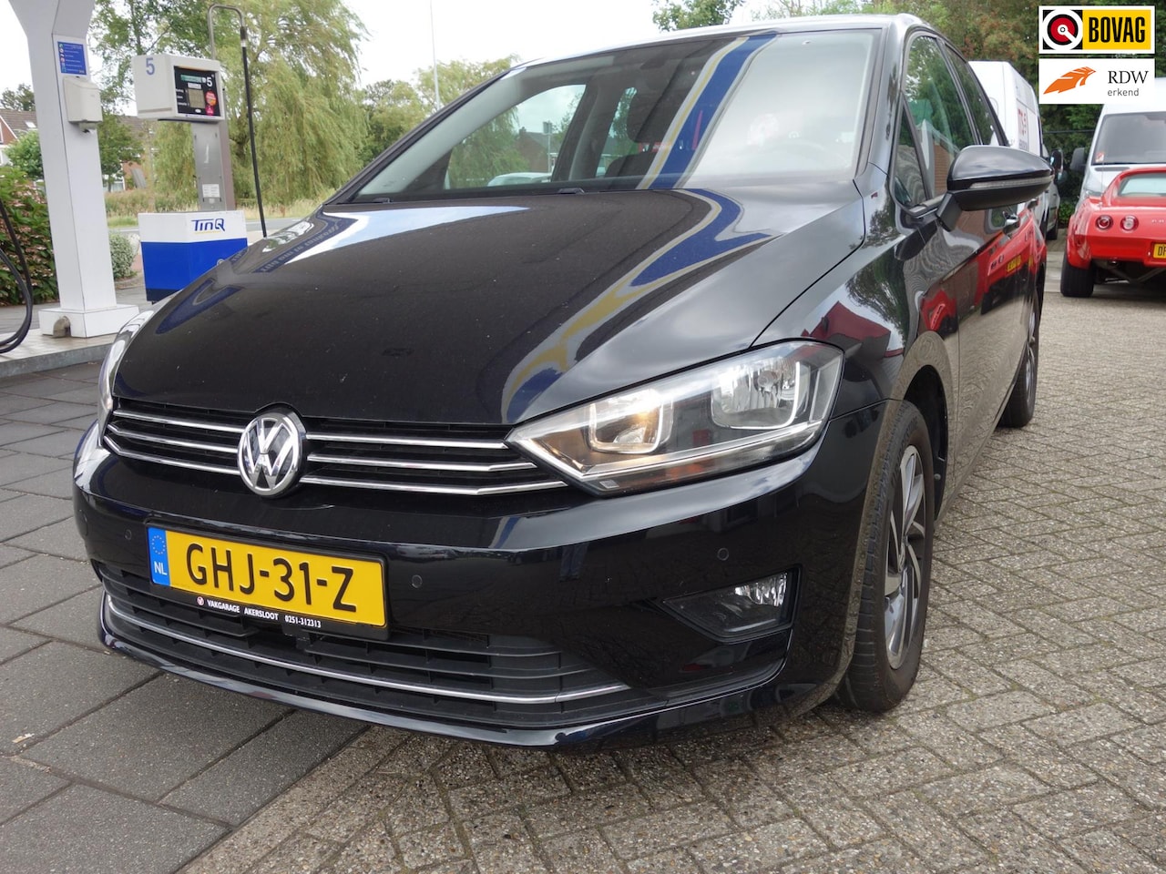 Volkswagen Golf Sportsvan - 1.4 TSI Highline Business Parkeersensoren / Camera / Bluetooth / Navigatie - AutoWereld.nl