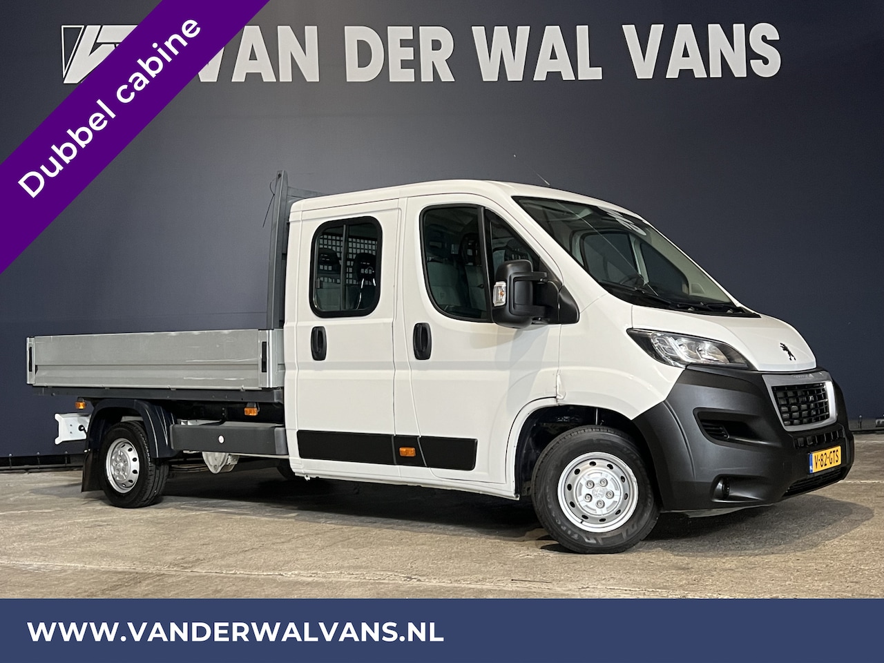 Peugeot Boxer - 2.0 BlueHDI 131pk Pick up Dubbele Cabine Open Laadbak Euro6 Airco | 7-zits Navigatie - AutoWereld.nl