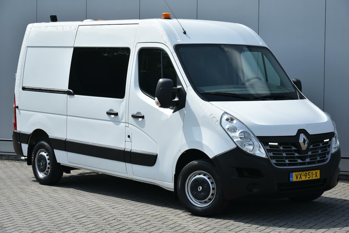 Renault Master - bestel T35 2.3 dCi L2H2 - AutoWereld.nl