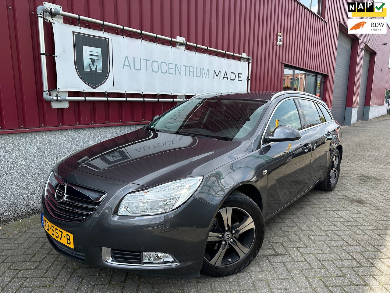 Opel Insignia Sports Tourer - 1.8 Edition // Navi // PDC // Tr.Hk // LM Velgen - AutoWereld.nl