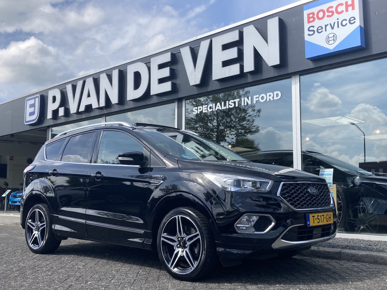 Ford Kuga - 1.5 EcoBoost Vignale 4WD 176pk/129kW Automaat | Full Options | Panoramadak | Afn. trekhaak - AutoWereld.nl