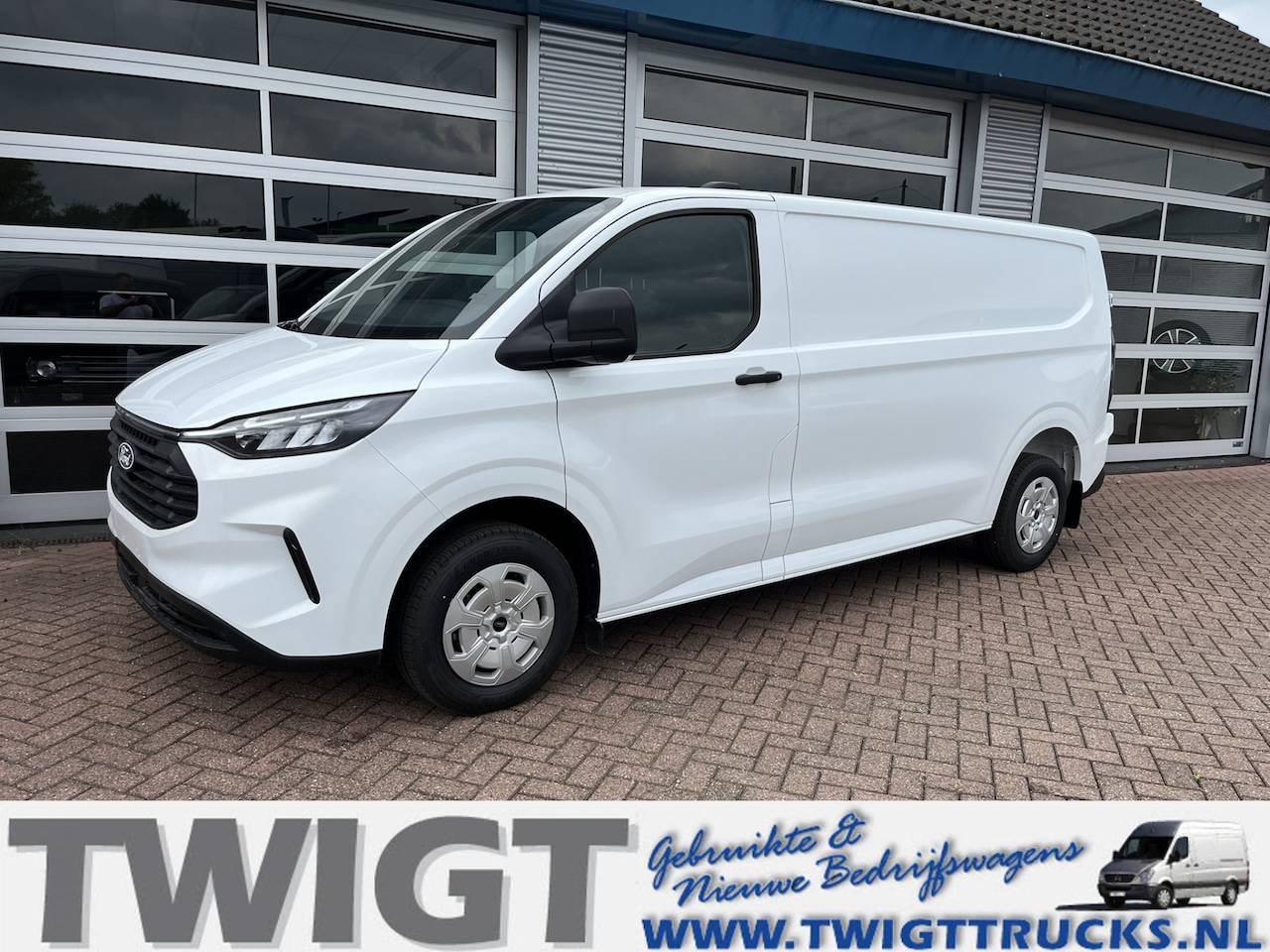 Ford Transit Custom - 320 2.0 TDCI 136 pk L2H1 NIEUW (apple/android carplay/camera) - AutoWereld.nl