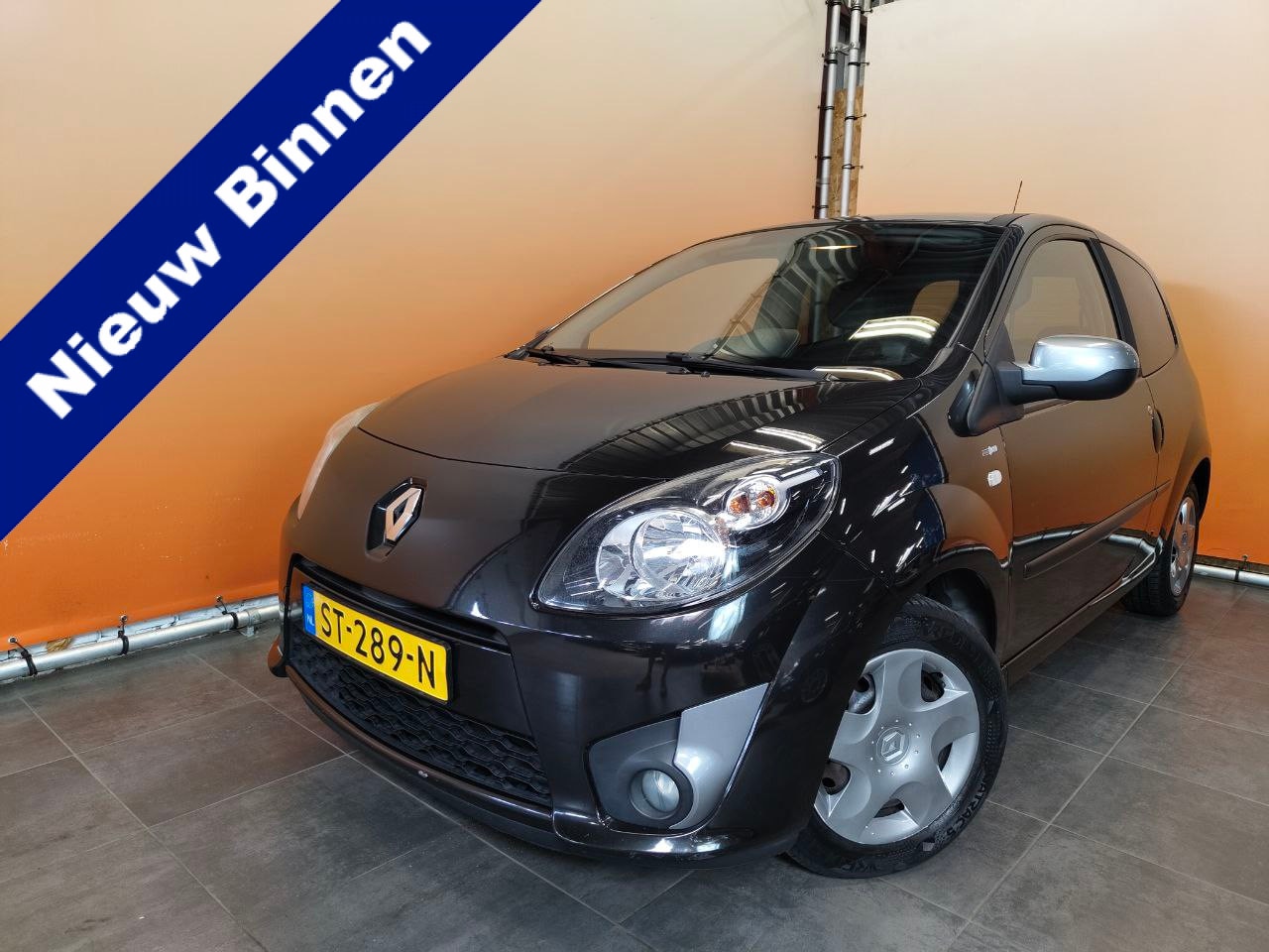 Renault Twingo - 1.2-16V Miss Sixty Airco, panoramadak, Bluetooth, in top staat. - AutoWereld.nl