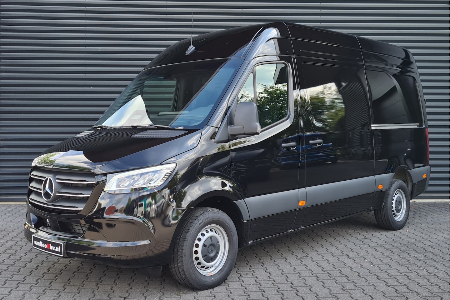 Mercedes-Benz Sprinter - 317 CDI L2H2 Pro 2x schuifdeur - LED - 3500 kg trekhaak - AutoWereld.nl