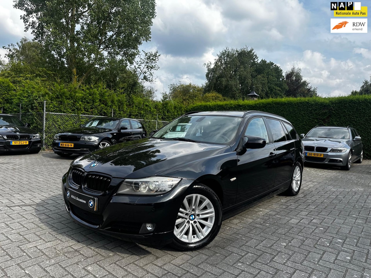 BMW 3-serie Touring - 318i High Executive|Pano dak|Cruise control|Climate control|Xenon|Nette staat... - AutoWereld.nl