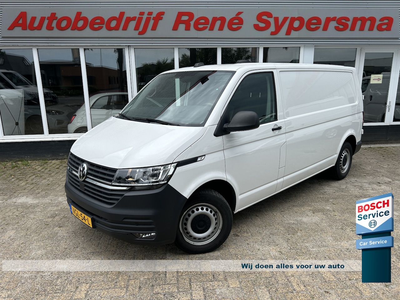 Volkswagen Transporter - 2.0 TDI L2H1 28 | Trekhaak | Cruise Control | Apple Carplay | Airco | - AutoWereld.nl