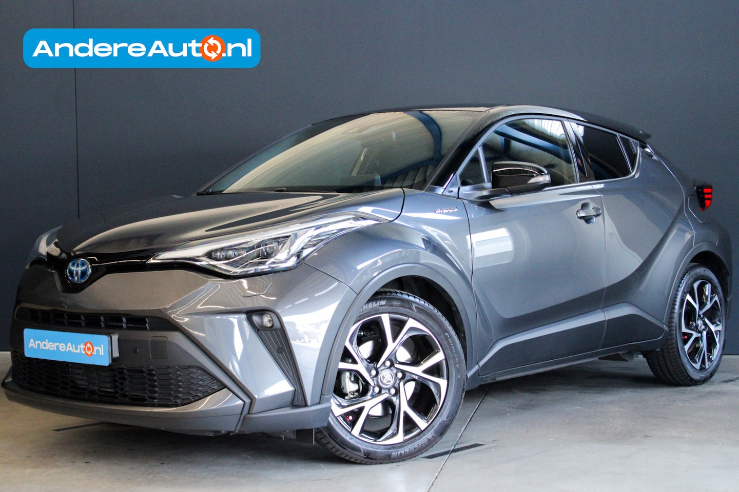 Toyota C-HR - 2.0 Hybrid Bi-Tone |stuur-voorruitverwarming|LED|Apple/Android| - AutoWereld.nl