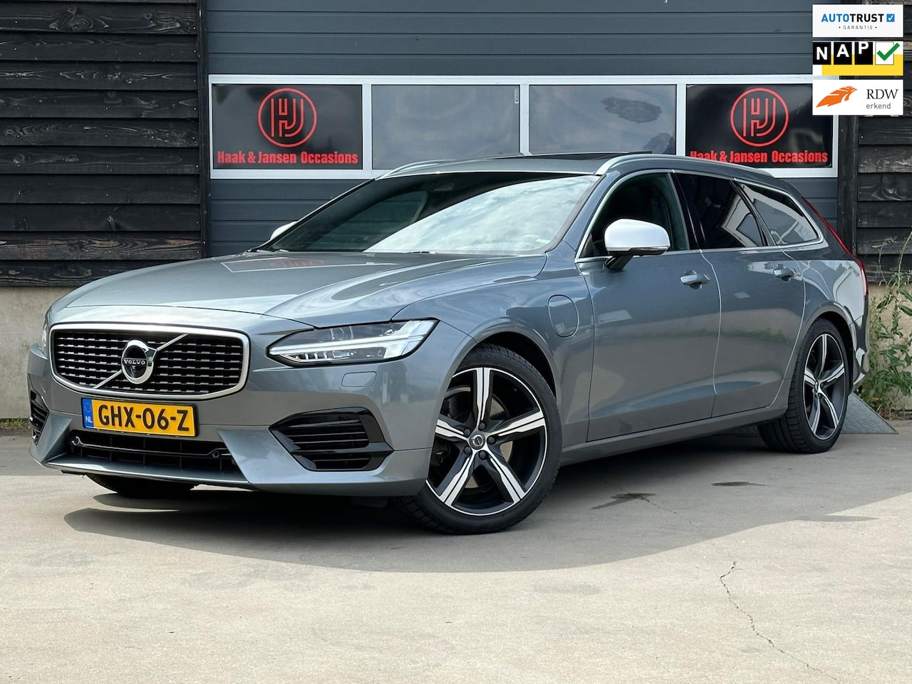 Volvo V90 - 2.0 T8 AWD R-Design 408PK Panoramadak Leder - AutoWereld.nl