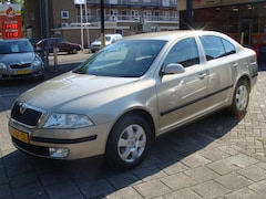 Skoda Octavia - 1.6/75KW HB. AUTOMAAT ELEGANCE 149dkm