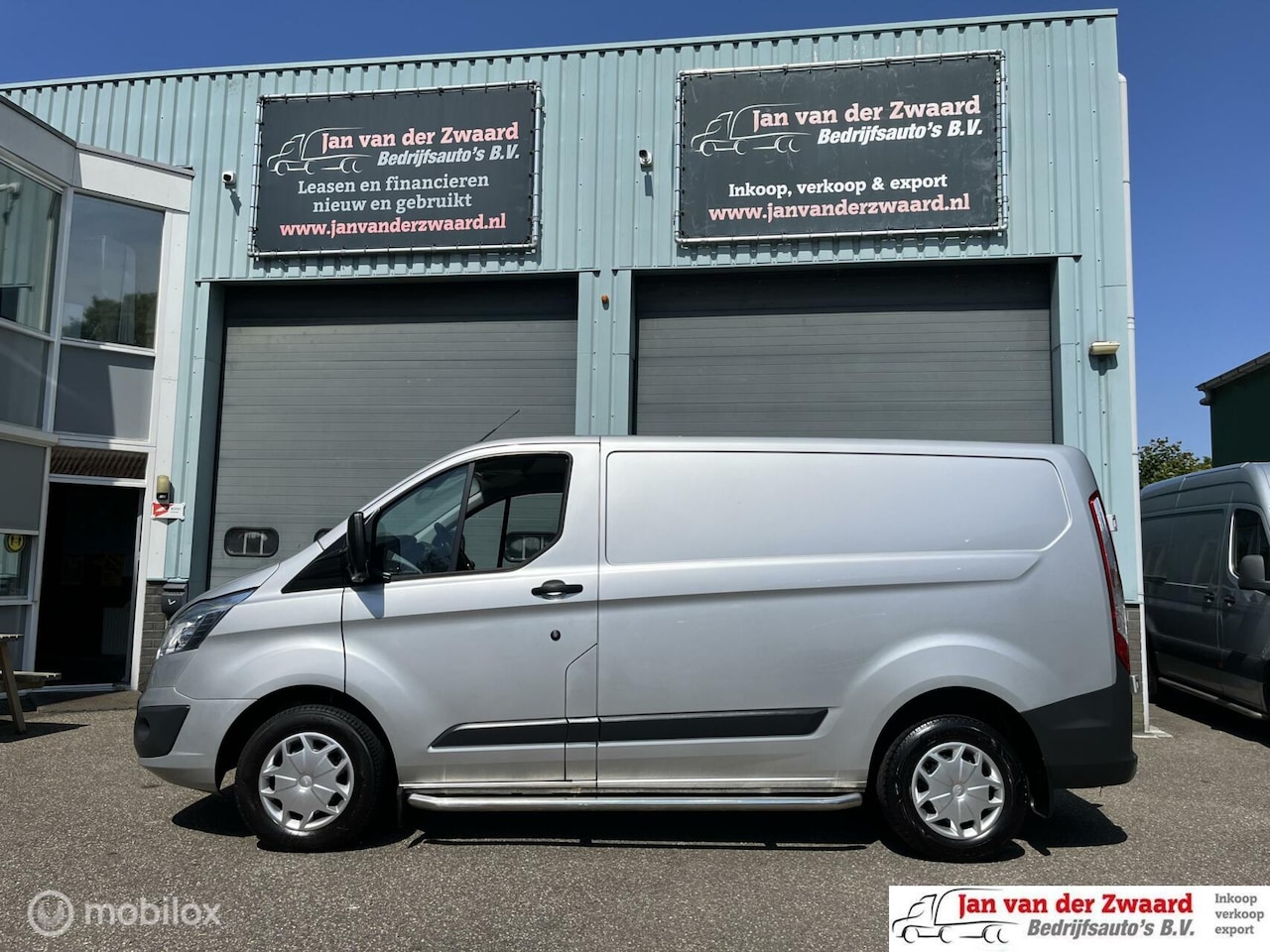 Ford Transit Custom - 290 2.2 TDCI L1H1 Trend 3 zitplaatsen Trekhaak Airco - AutoWereld.nl