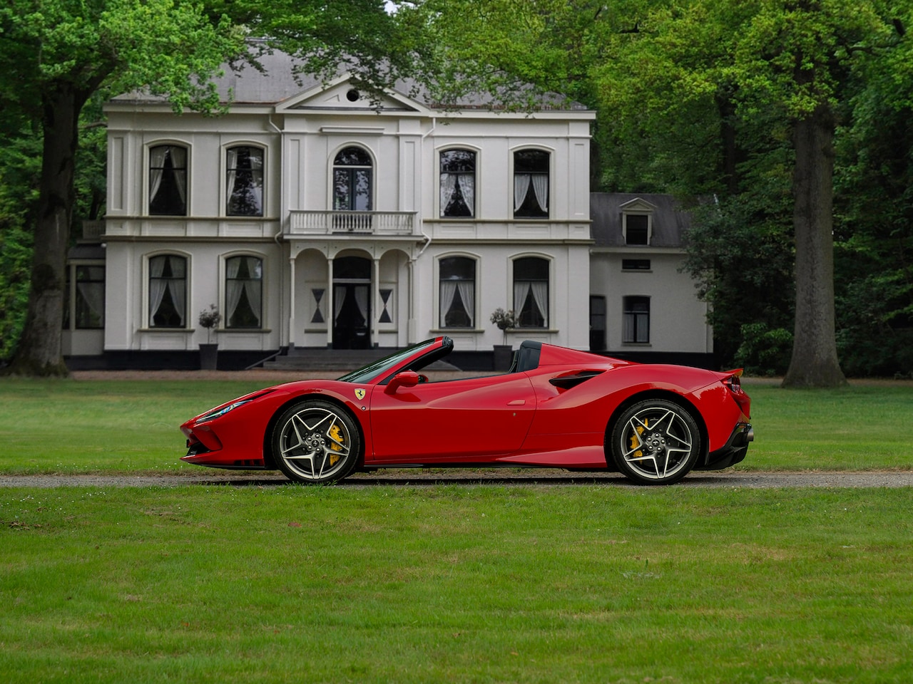 Ferrari F8 Spider - 3.9 V8 HELE | Daytona Racing Seats | Veel carbon! | Lift | Camera | Alcantara int. | Pass. - AutoWereld.nl