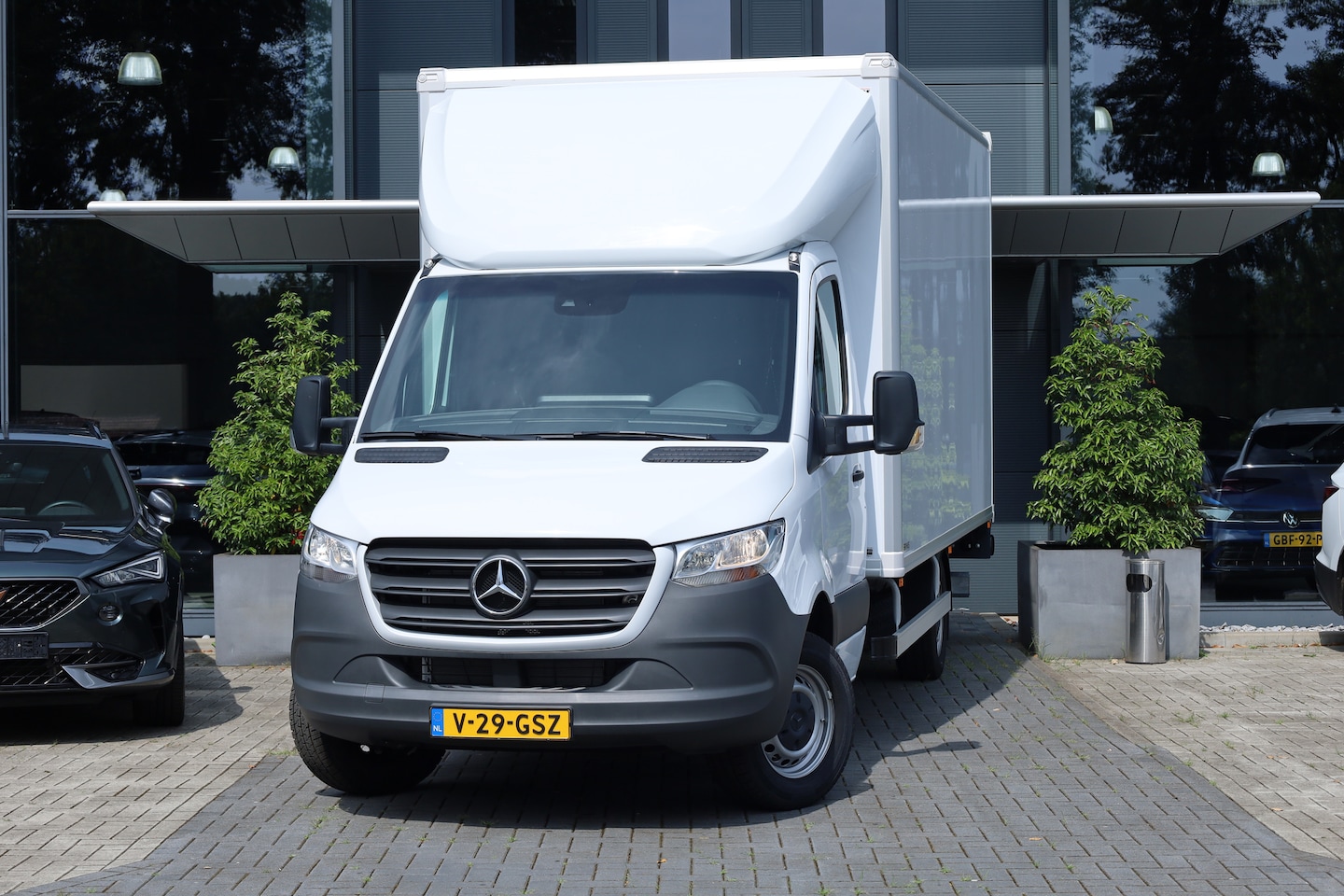 Mercedes-Benz Sprinter - 315 1.9 CDI L3 RWD | Automaat | Bakwagen | Laadklep | Airco |  Navi | Cruise | MBux 7" | P - AutoWereld.nl