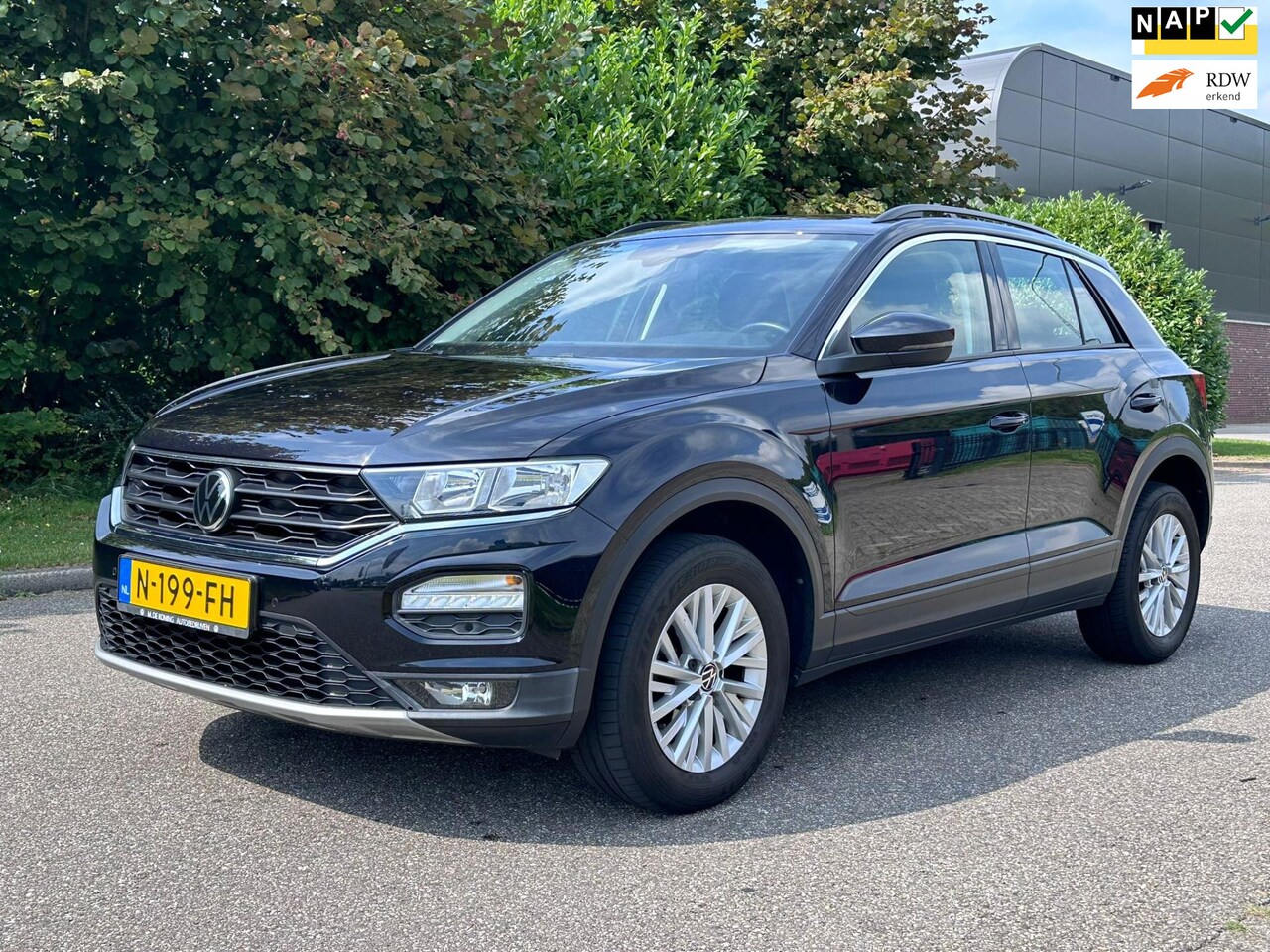 Volkswagen T-Roc - 1.5 TSI Style Automaat*Achteruit Camera*Navi*NAP*Cruise*Clima*LM velgen*1e Eigenaar*Parkee - AutoWereld.nl