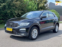 Volkswagen T-Roc - 1.5 TSI Style Automaat*Achteruit Camera*Navi*NAP*Cruise*Clima*LM velgen*1e Eigenaar*Parkee