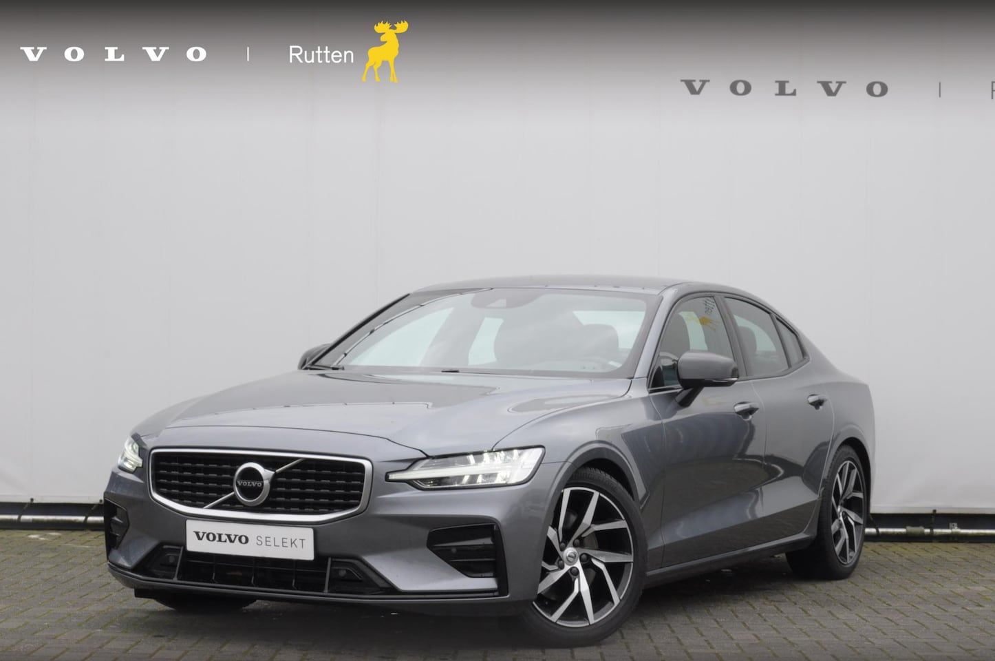 Volvo S60 - 190PK Automaat T4 R-Design / Cruise Control / Apple Carplay / BLIS / Stoelverwarming / R-D - AutoWereld.nl