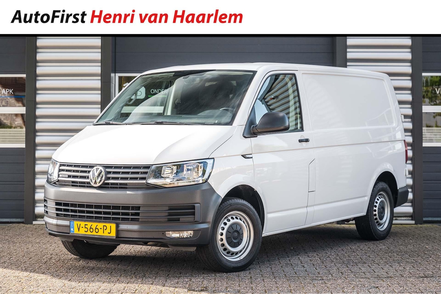 Volkswagen Transporter - 2.0 TDI L1H1 4Motion Highline 150 PK DSG | Automaat | Navigatie | Camera | NAP - AutoWereld.nl