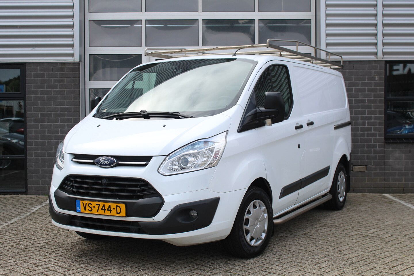 Ford Transit Custom - 290 2.2 TDCI L1H1 / 2x Schuifdeur / Camera / Cruise / Airco - AutoWereld.nl