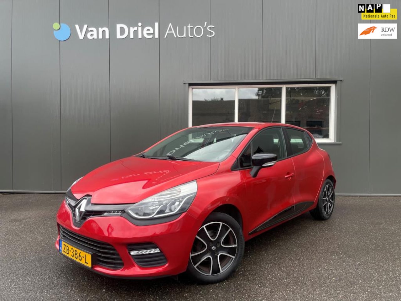 Renault Clio - TCe 90 Expression / Airco / Navigatie! - AutoWereld.nl