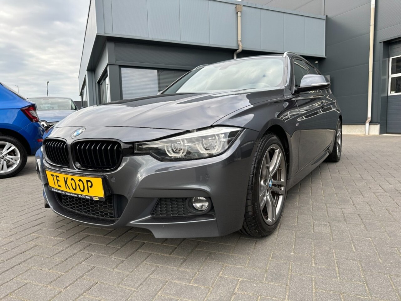 BMW 3-serie Touring - 320i Touring M-Sport High Executive 184PK Leder Trekhaak - AutoWereld.nl